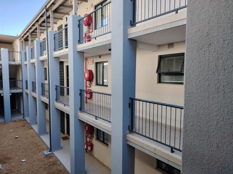 To Let 1 Bedroom Property for Rent in Buhrein Western Cape